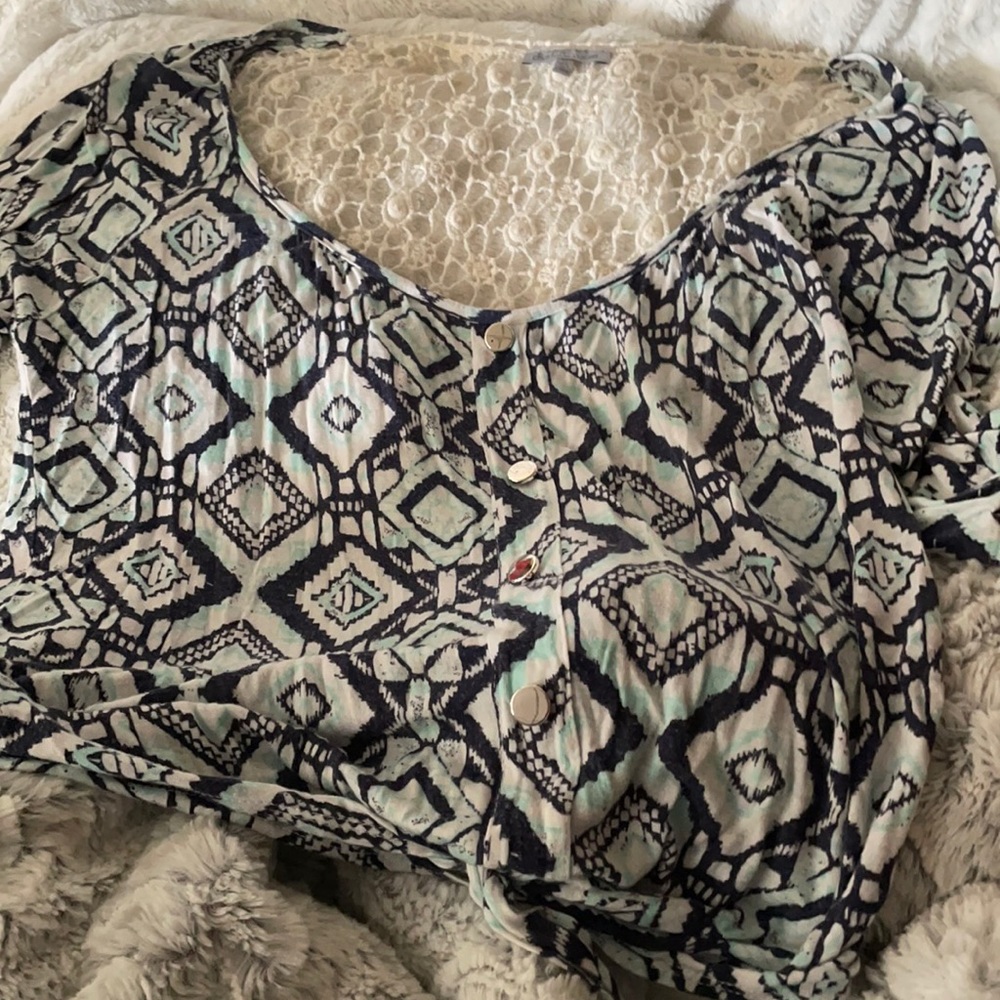 Off the shoulders tribal print shirt